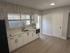720 Ne 7th St #4 - Photo 1 of 1