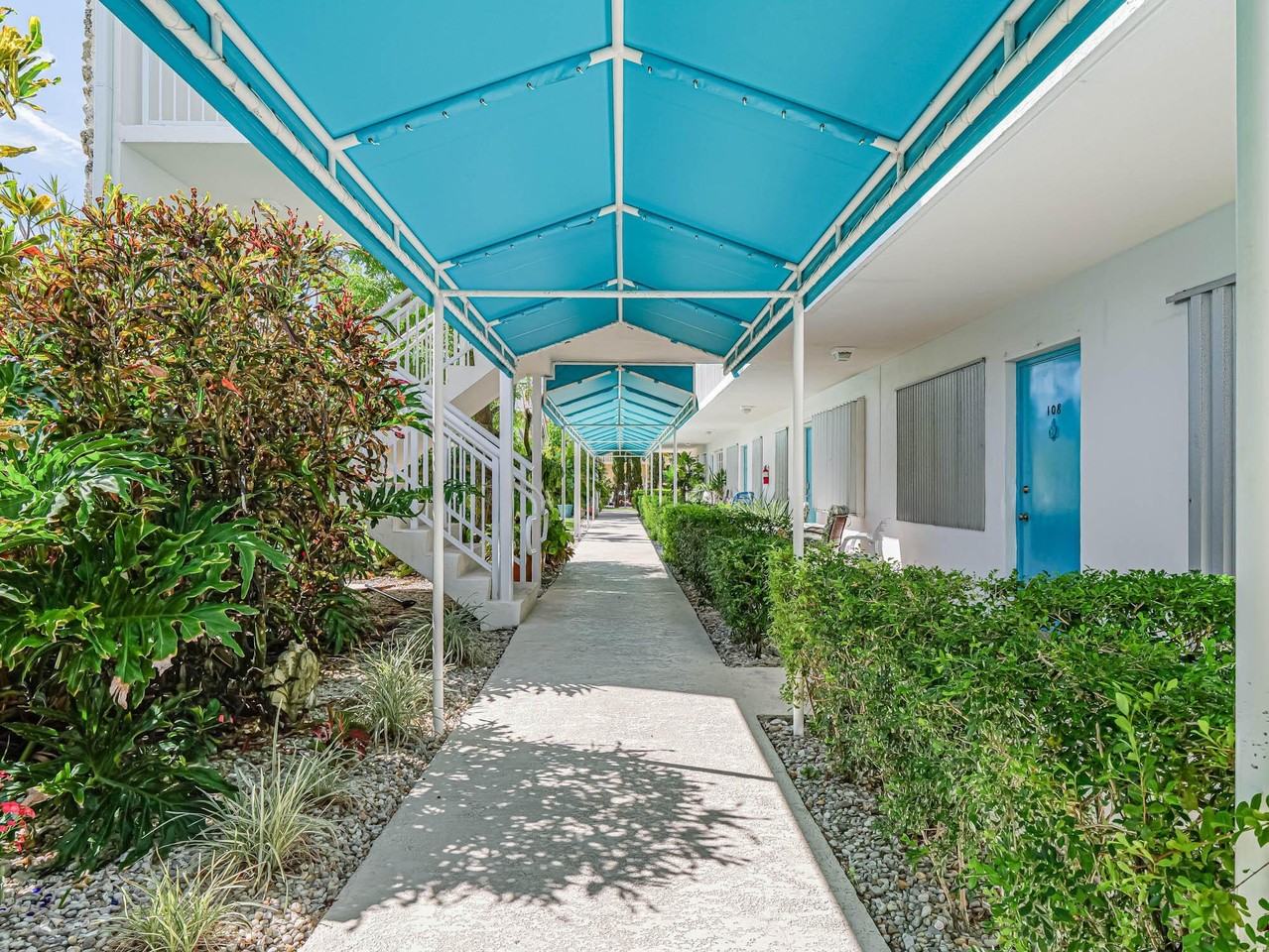 37 Yacht Club Dr #310 - Photo 4 of 50