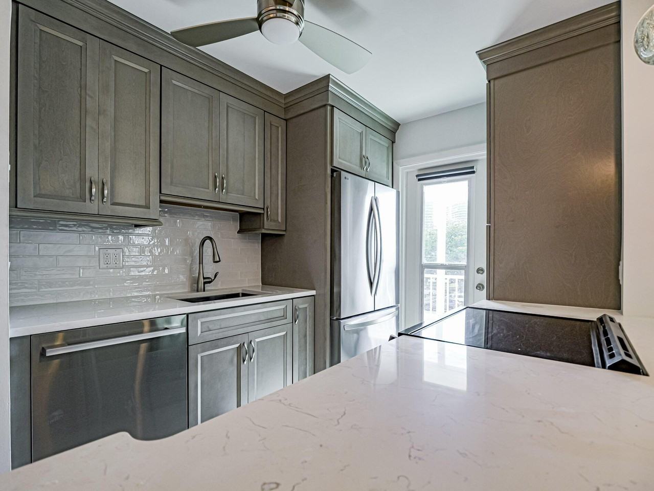 37 Yacht Club Dr #310 - Photo 7 of 50