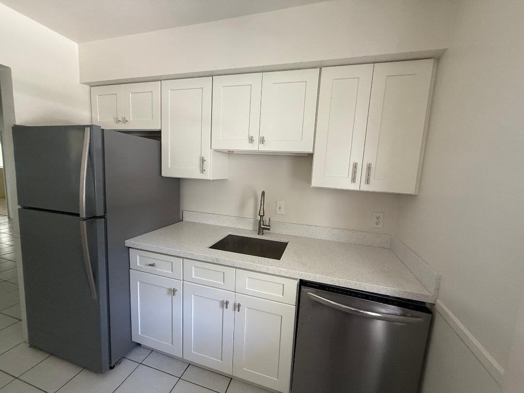 3941 Crystal Lake Dr #E - Photo 4 of 13