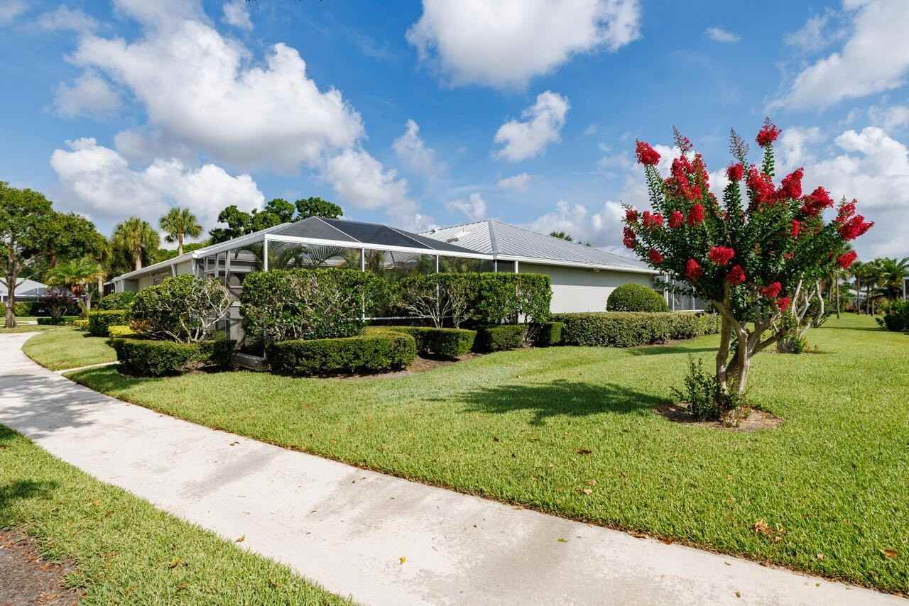 1560 Sw Waterfall Blvd - Photo 5 of 33