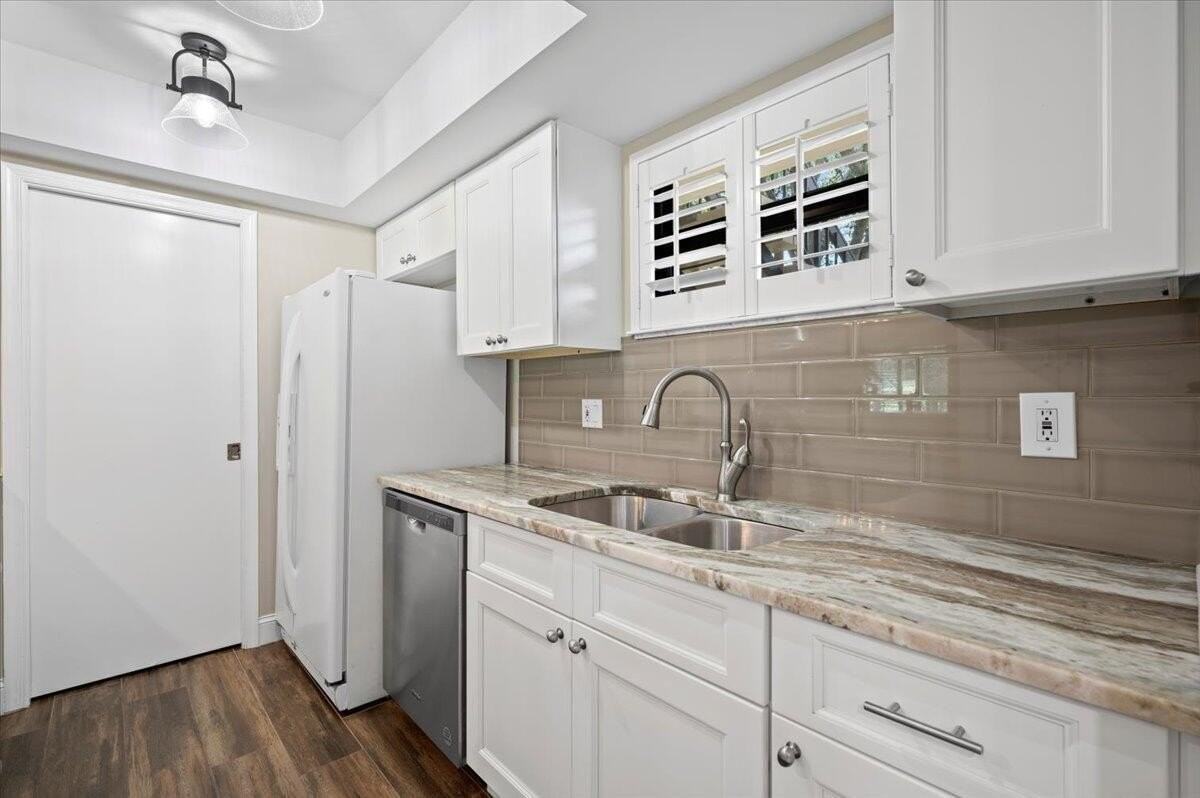 13334 Polo Club Rd #226 - Photo 7 of 44