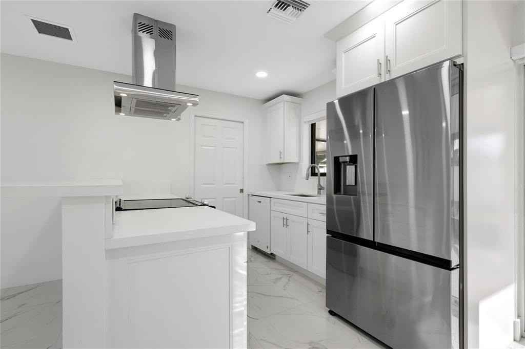 6374 Sw 2nd St - Photo 4 of 16