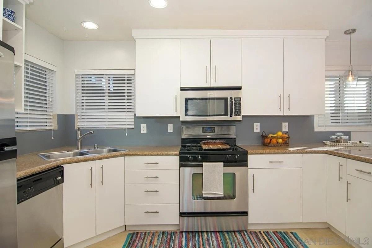 2913 A St - Photo 5 of 12