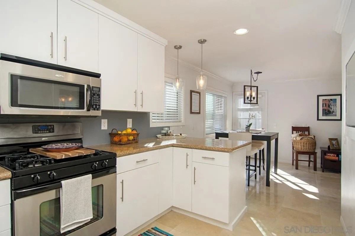 2913 A St - Photo 6 of 12