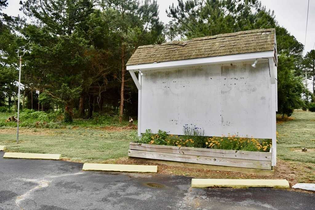 33453 Chincoteague Rd - Photo 2 of 24