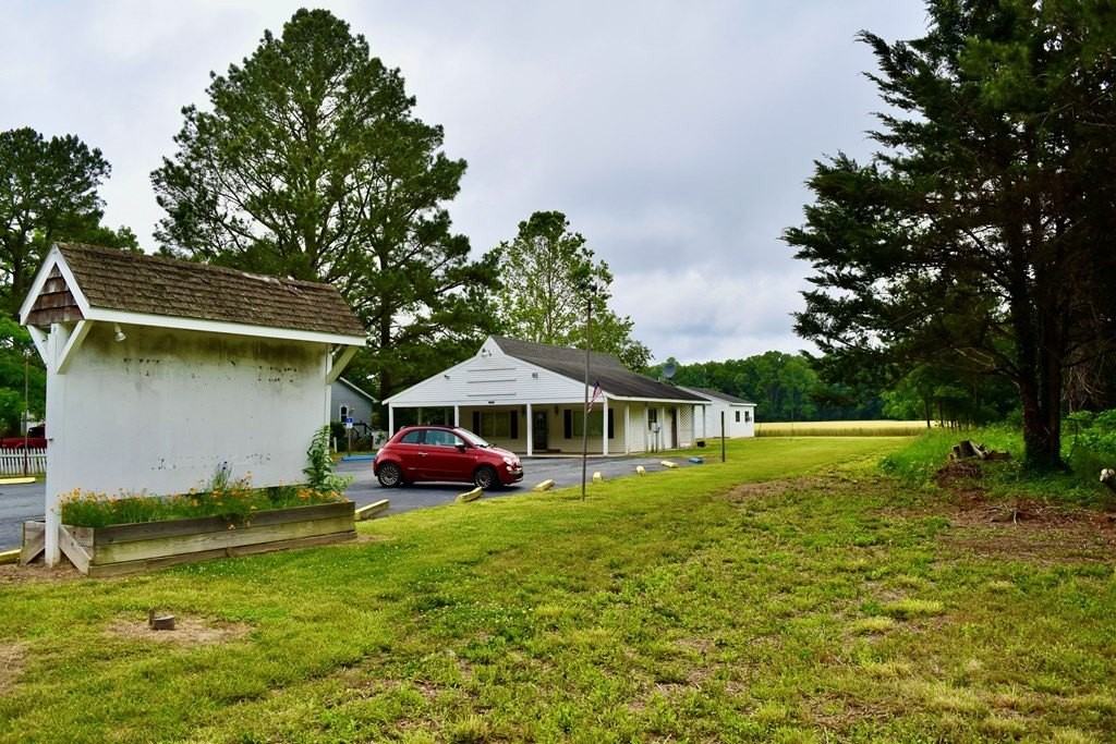 33453 Chincoteague Rd - Photo 3 of 24