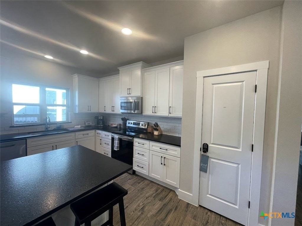 1220 Diamondhead Dr - Photo 5 of 31