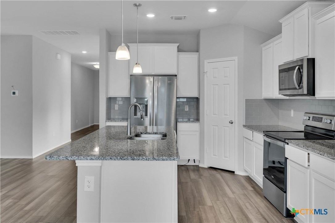 1303 Prospector Trl - Photo 3 of 31