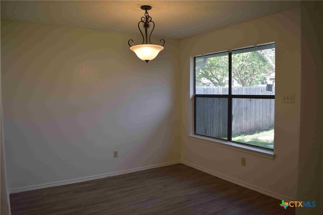 16042 Stoneham Cir - Photo 5 of 11
