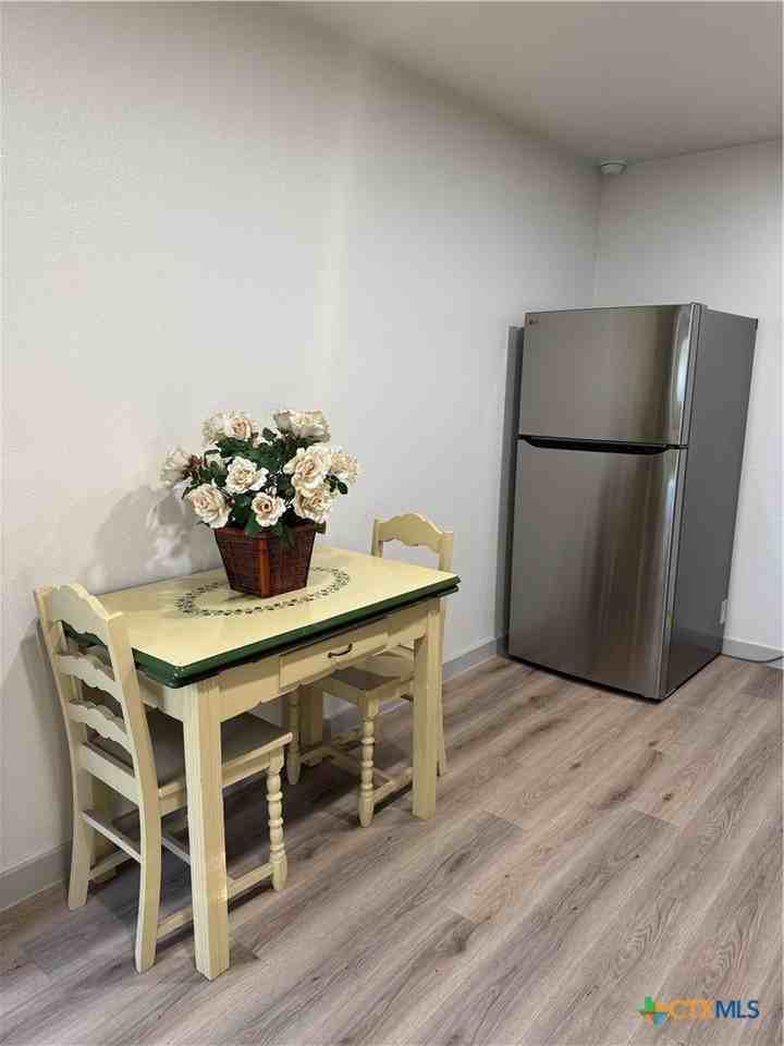 2109 W Avenue B #A - Photo 4 of 11