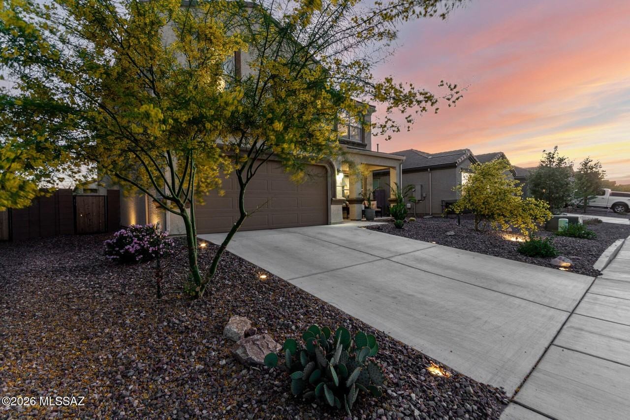9265 W Tenaza Ln - Photo 4 of 45
