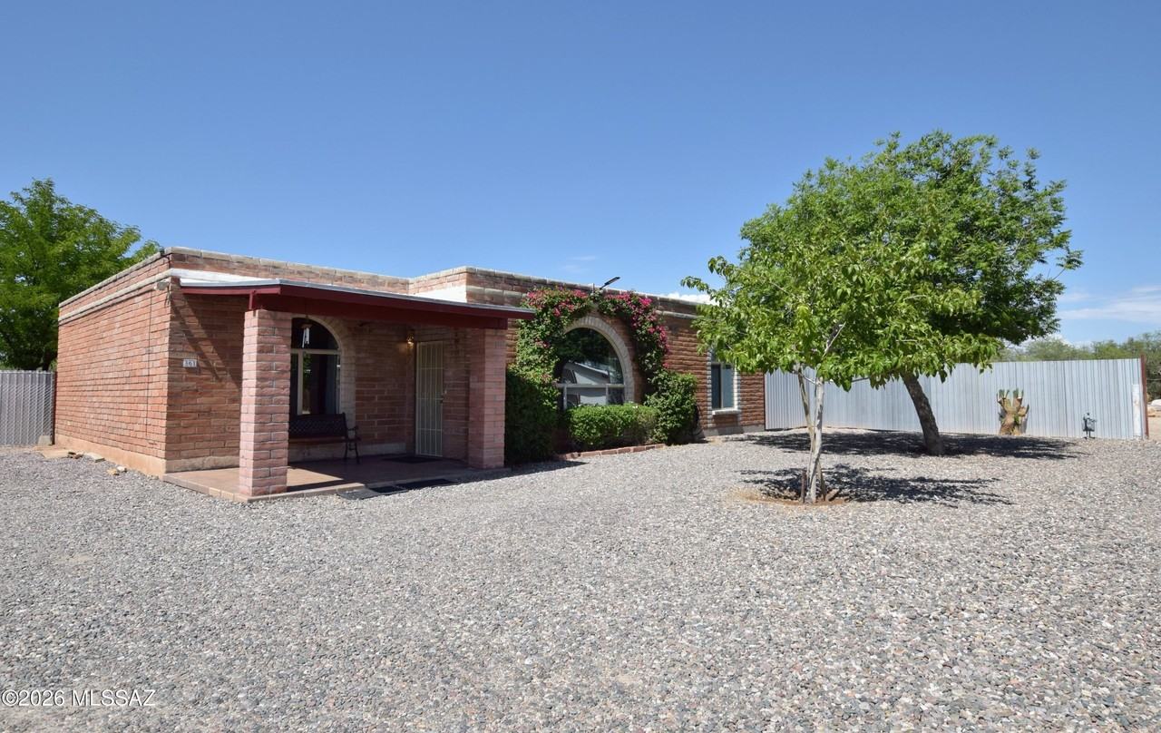 361 E Calle Arizona - Photo 3 of 38