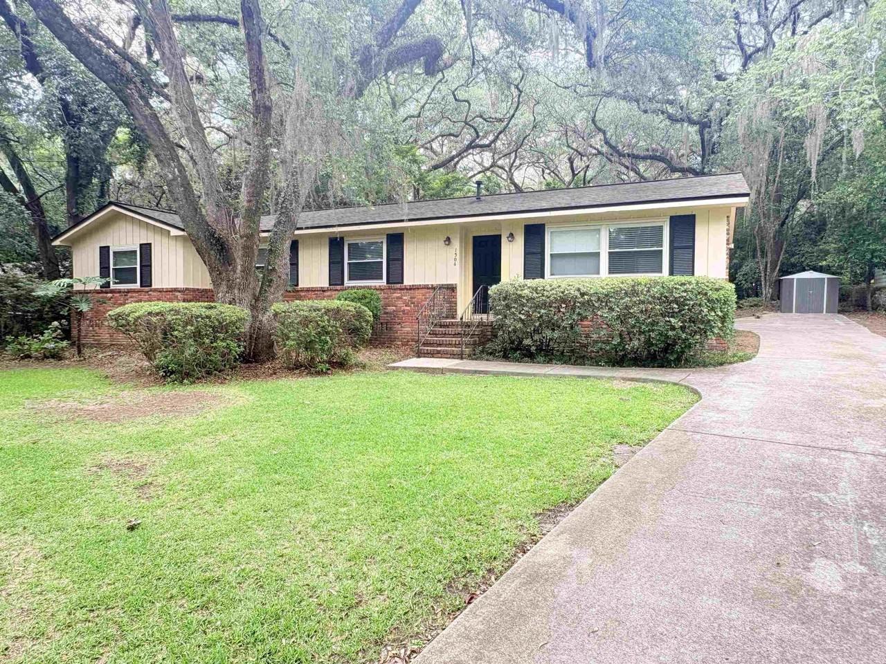 1504 Sunset Ln - Photo 5 of 28