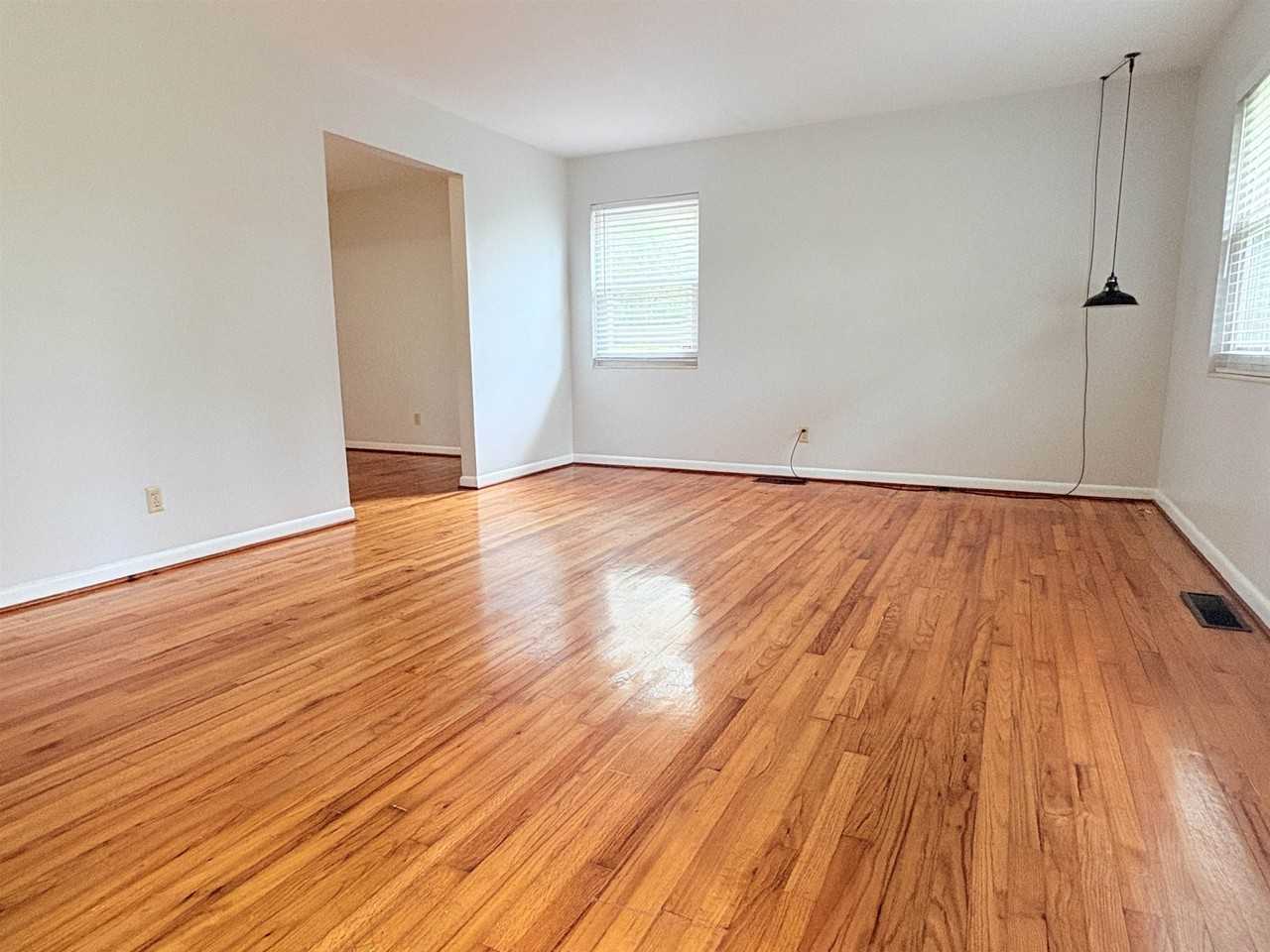 1504 Sunset Ln - Photo 6 of 28