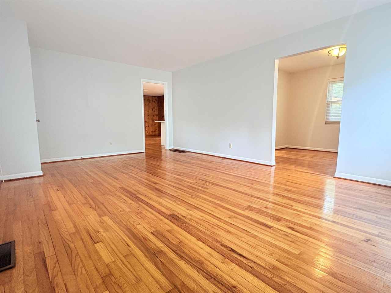 1504 Sunset Ln - Photo 7 of 28