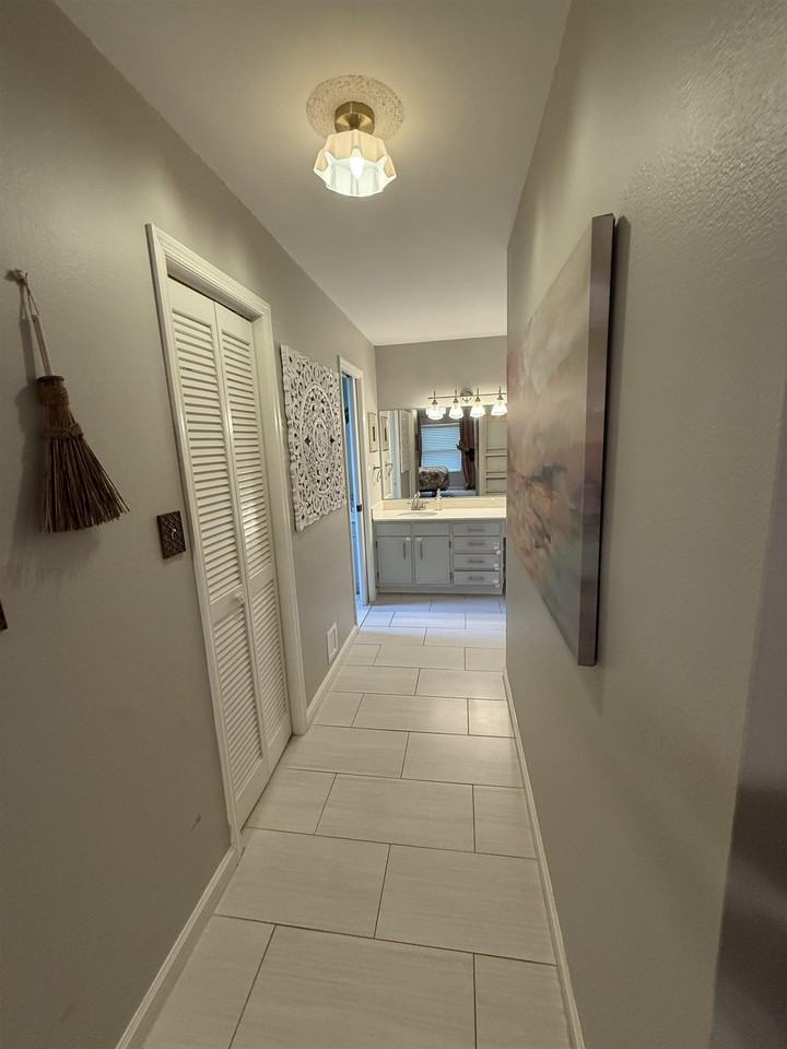 2306 W Indianhead Dr - Photo 7 of 17