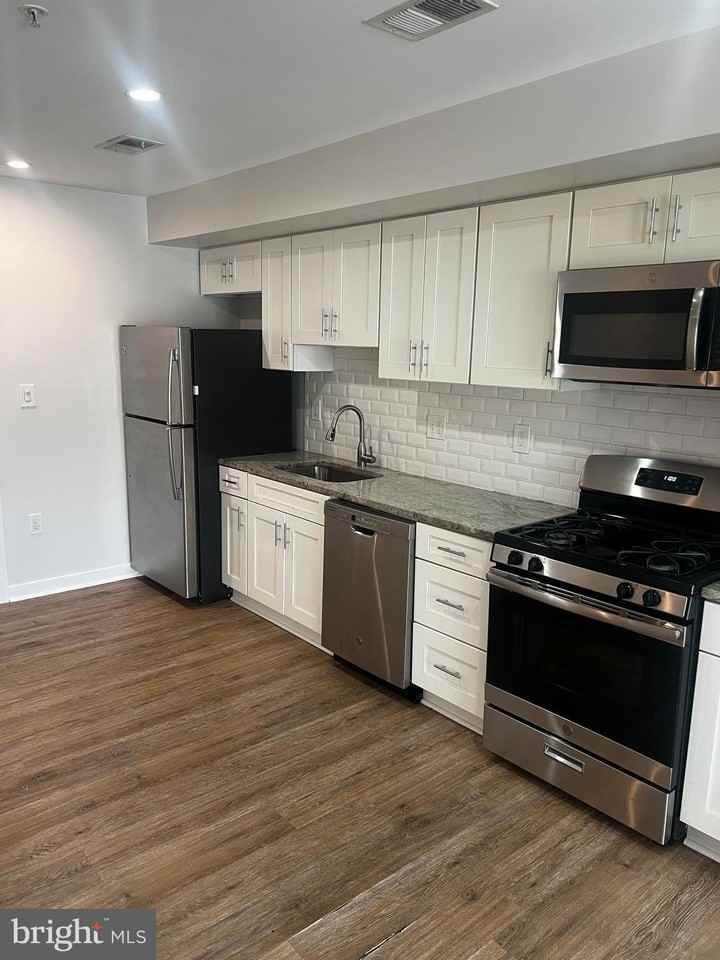 1516 Marion Barry Ave Se #301 - Photo 6 of 19