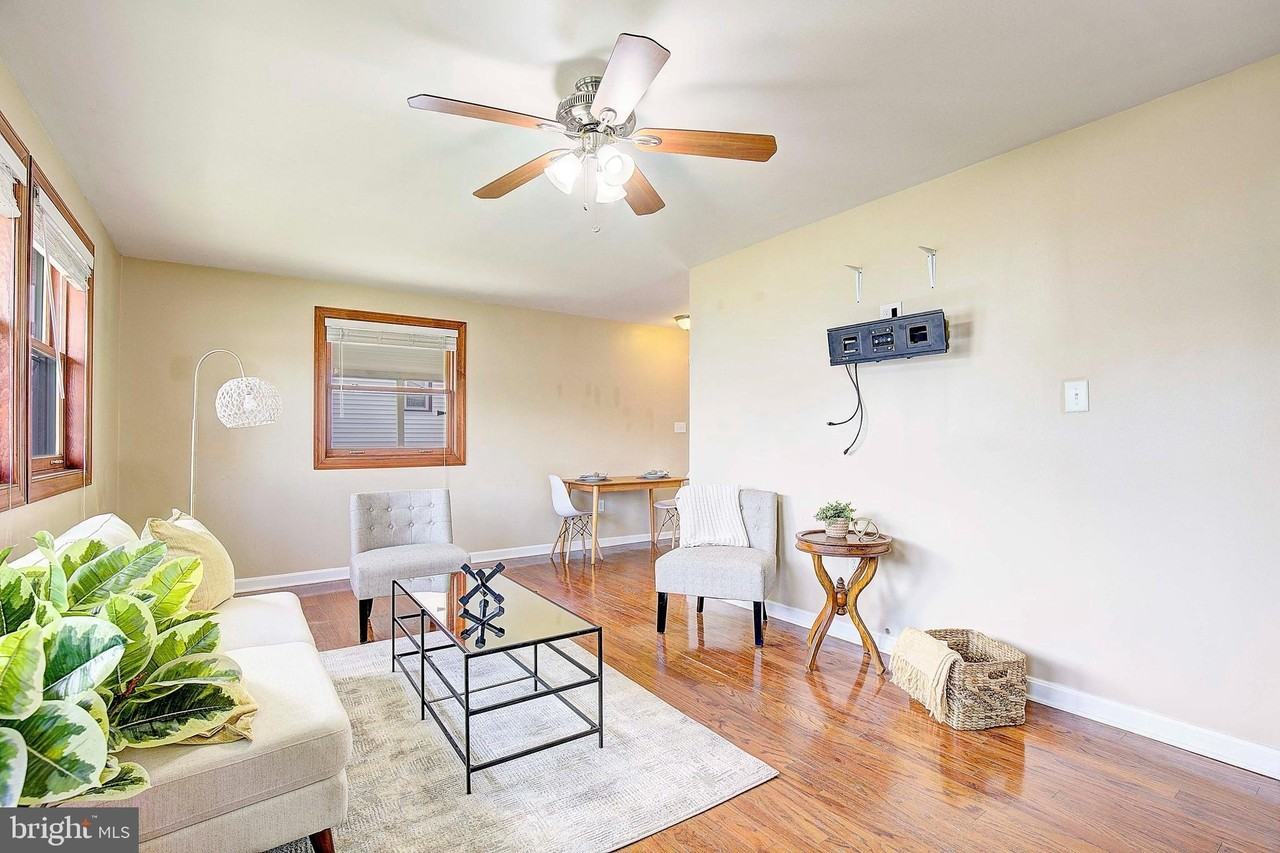 1622 Tieman Dr - Photo 4 of 21