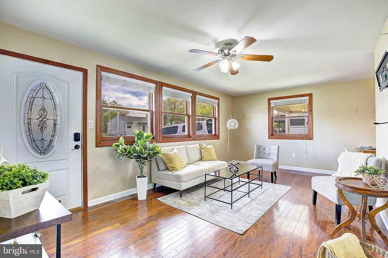 1622 Tieman Dr - Photo 5 of 21