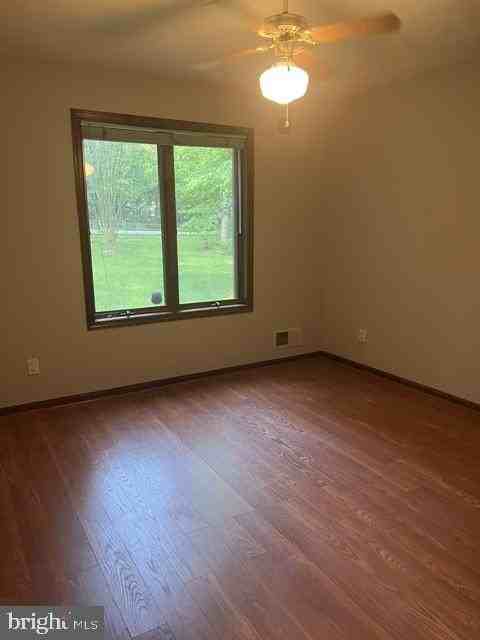 1007 Lee Jackson Dr - Photo 2 of 27