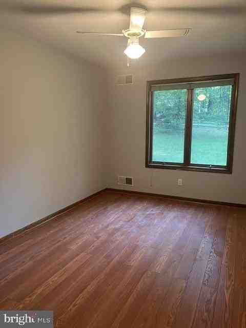 1007 Lee Jackson Dr - Photo 4 of 27