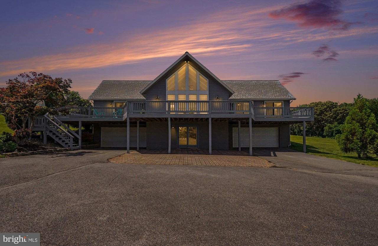209 Casparus Way - Photo 2 of 50