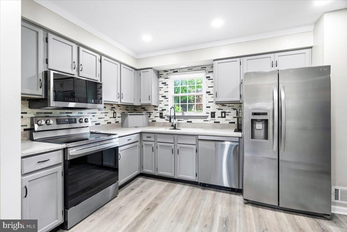 5021 Mallard Ln - Photo 4 of 30
