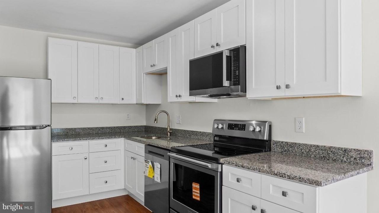 18531 Bay Leaf Way - Photo 3 of 33