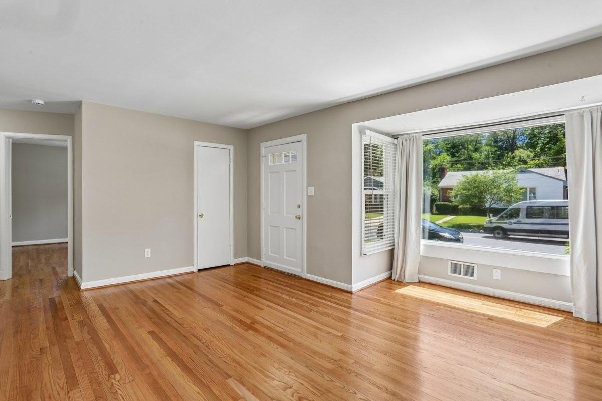 11105 Stillwater Ave - Photo 3 of 26