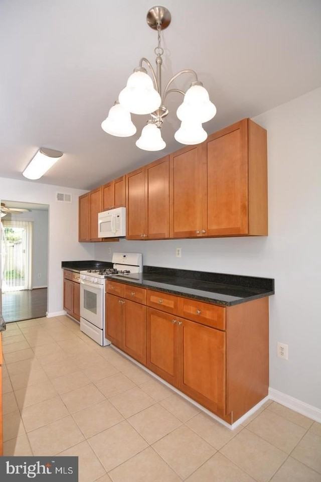 714 Hurley Ave - Photo 3 of 26