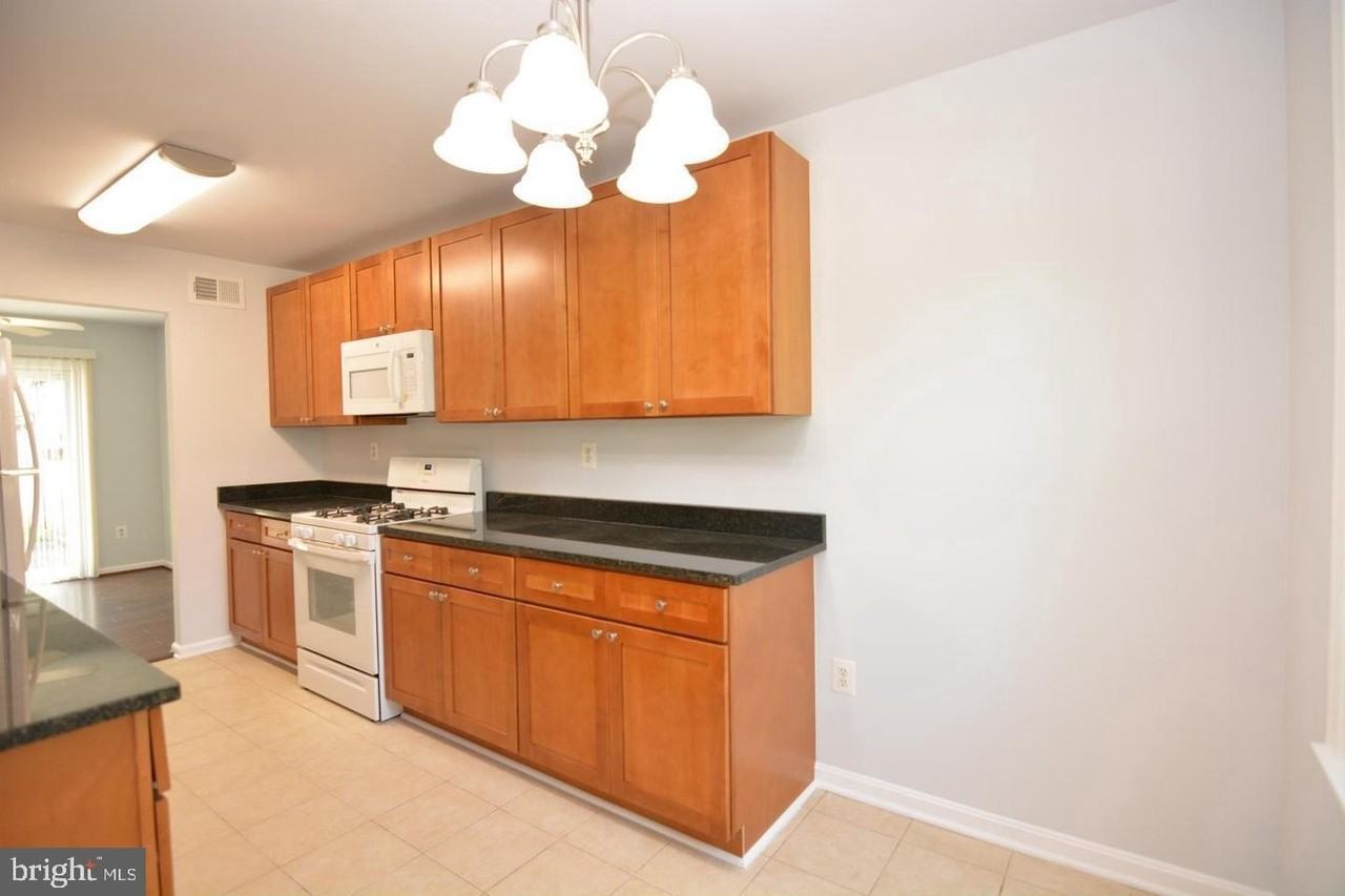 714 Hurley Ave - Photo 4 of 26