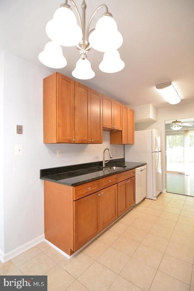 714 Hurley Ave - Photo 5 of 26