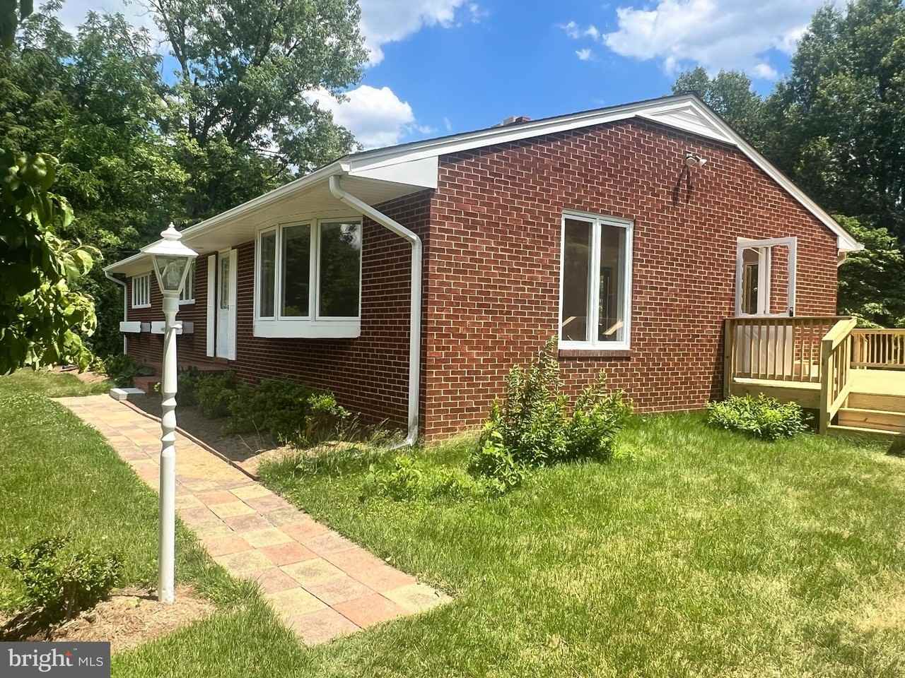 12405 Shafer Ln - Photo 3 of 50
