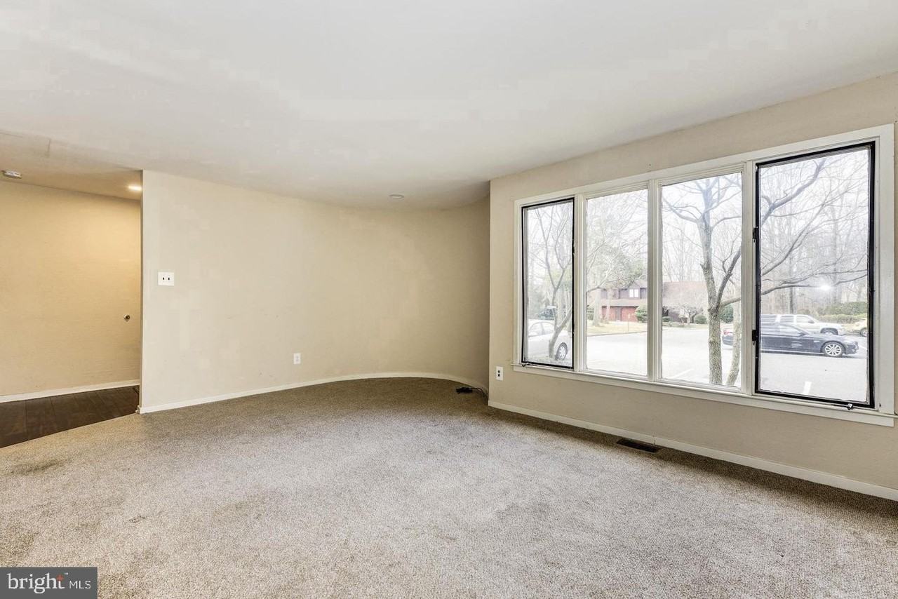 215 Keats Dr - Photo 3 of 25