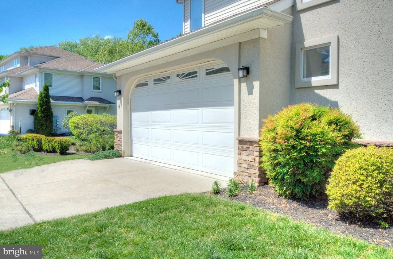 4 Regency Ct - Photo 4 of 50