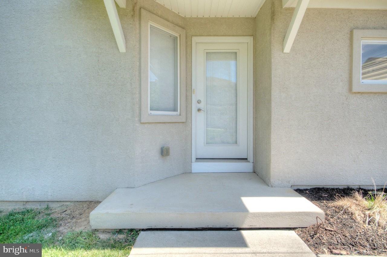 4 Regency Ct - Photo 6 of 50