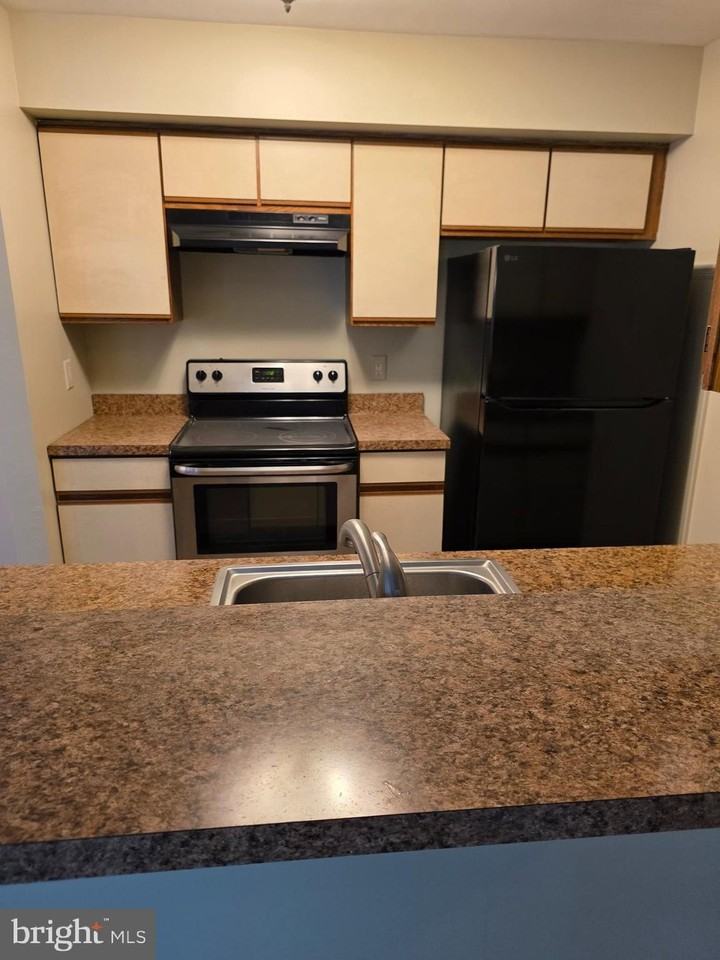 3503 Bennett Pl #2 - Photo 3 of 12