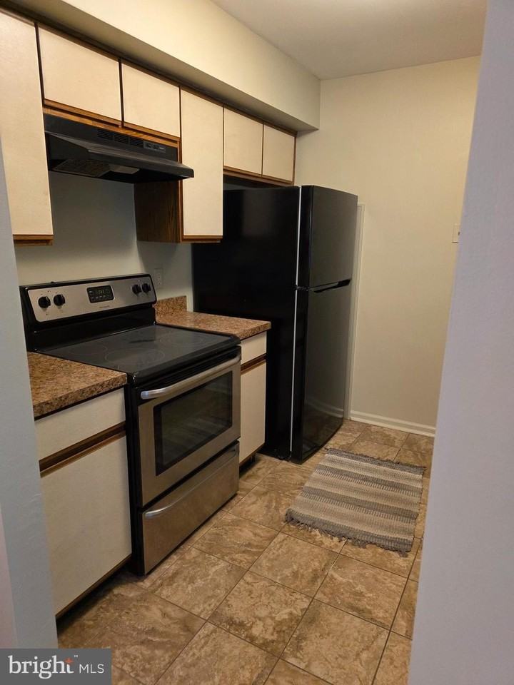 3503 Bennett Pl #2 - Photo 4 of 12