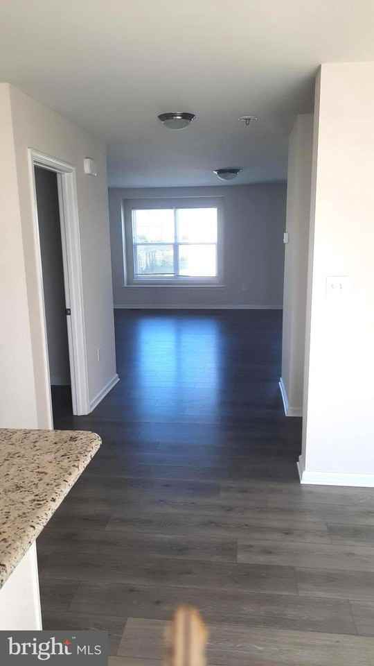 921 Admirals Quay Dr - Photo 5 of 14