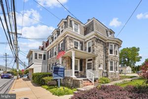 featured image of 116 E King St