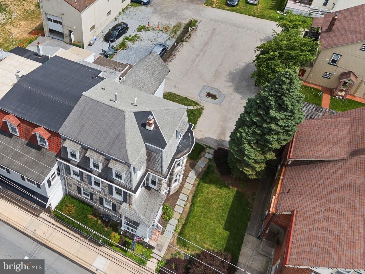 116 E King St - Photo 3 of 27