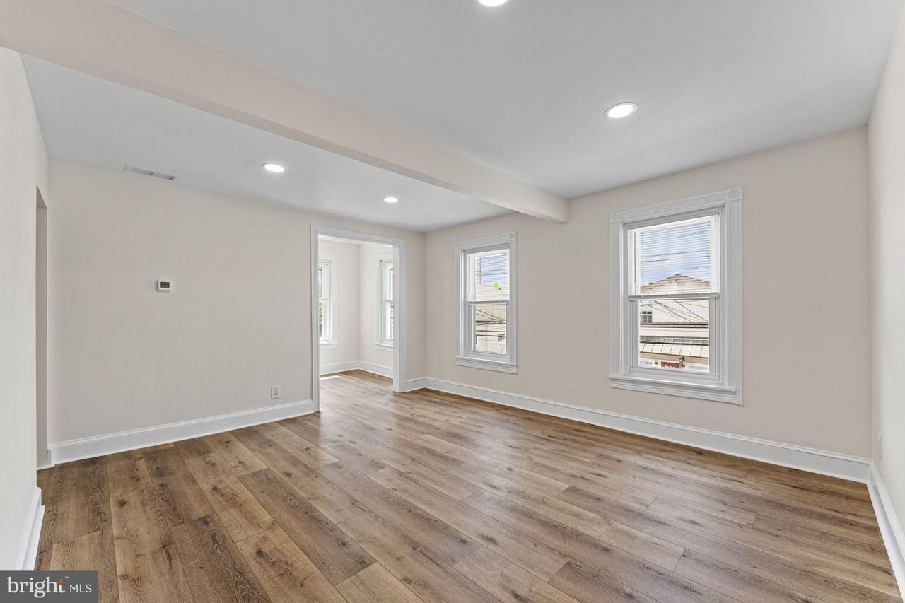 116 E King St - Photo 6 of 27