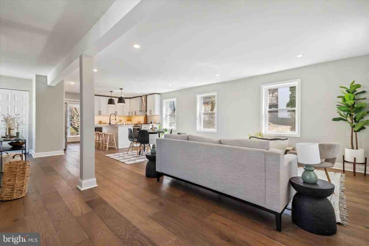 933 Henry Ave - Photo 7 of 47
