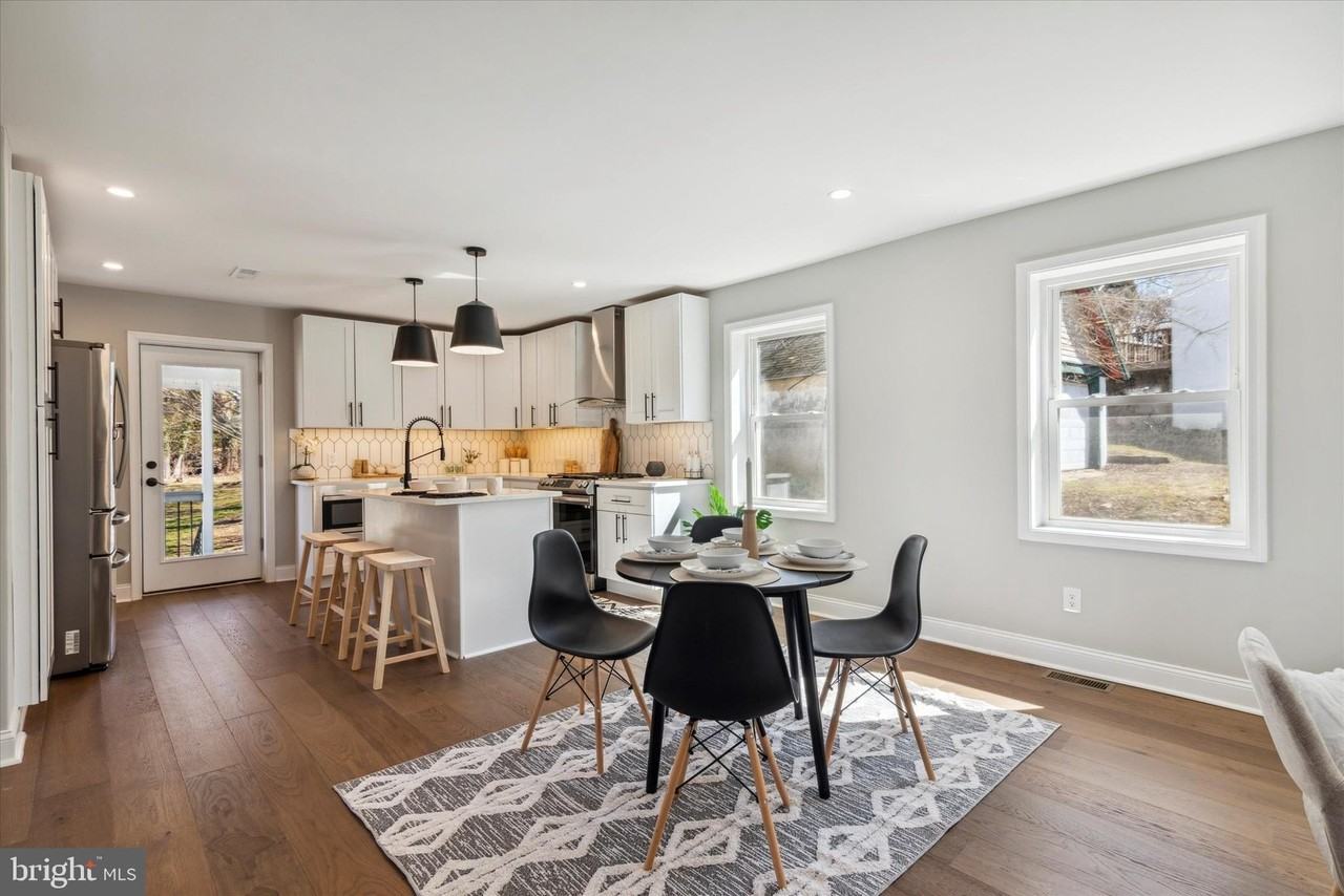 933 Henry Ave - Photo 7 of 47