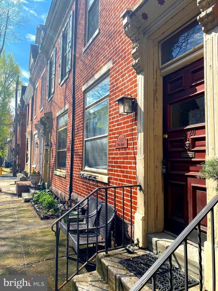 1520 Penn St - Photo 2 of 13