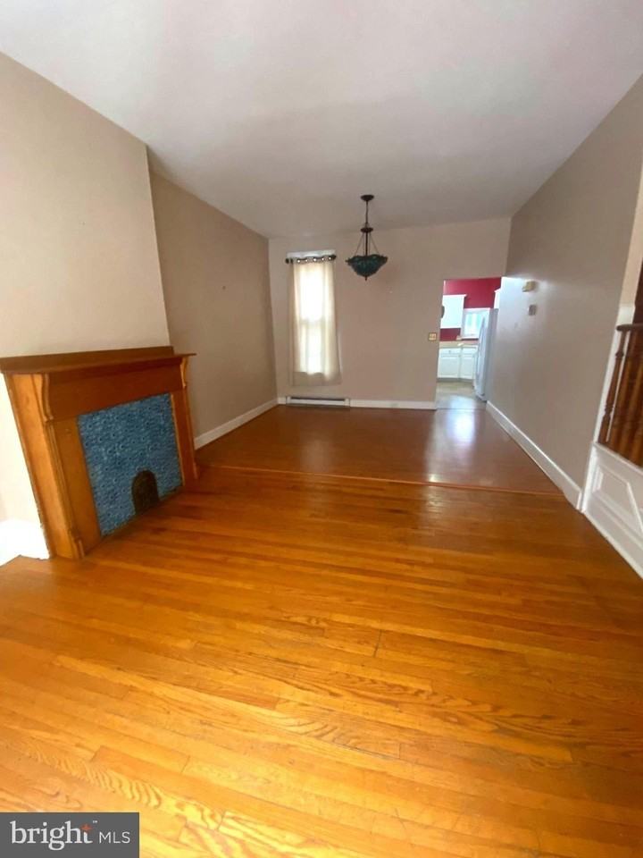 1520 Penn St - Photo 4 of 13