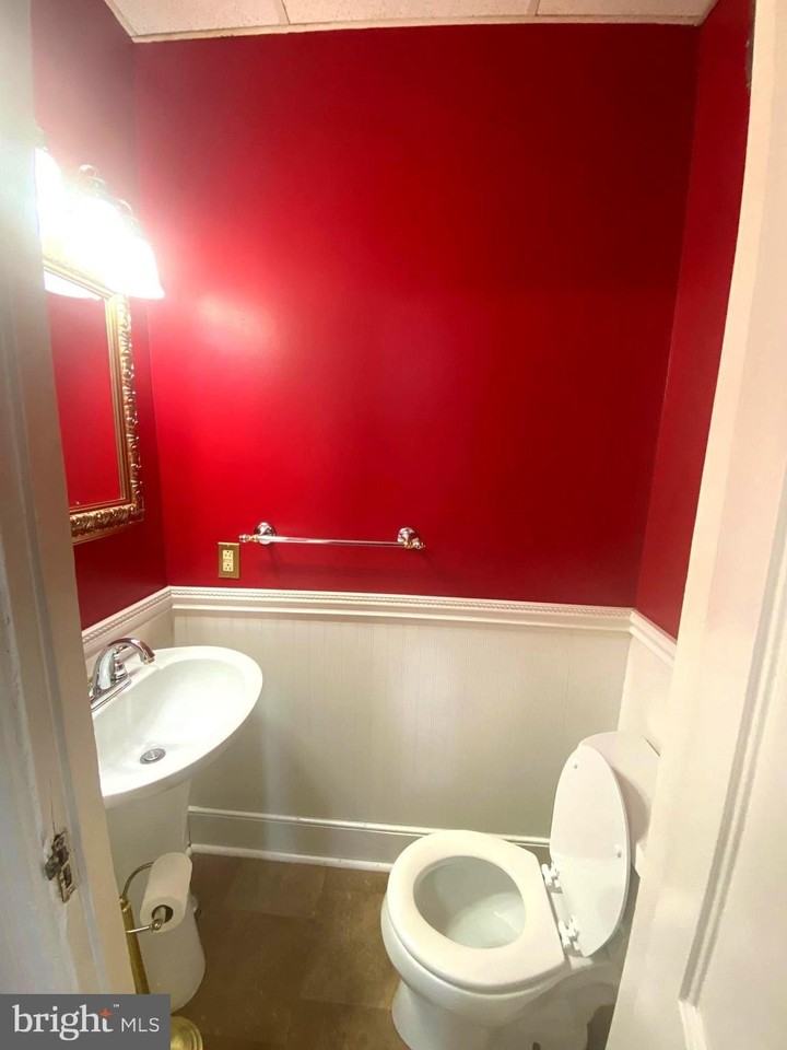 1520 Penn St - Photo 5 of 13