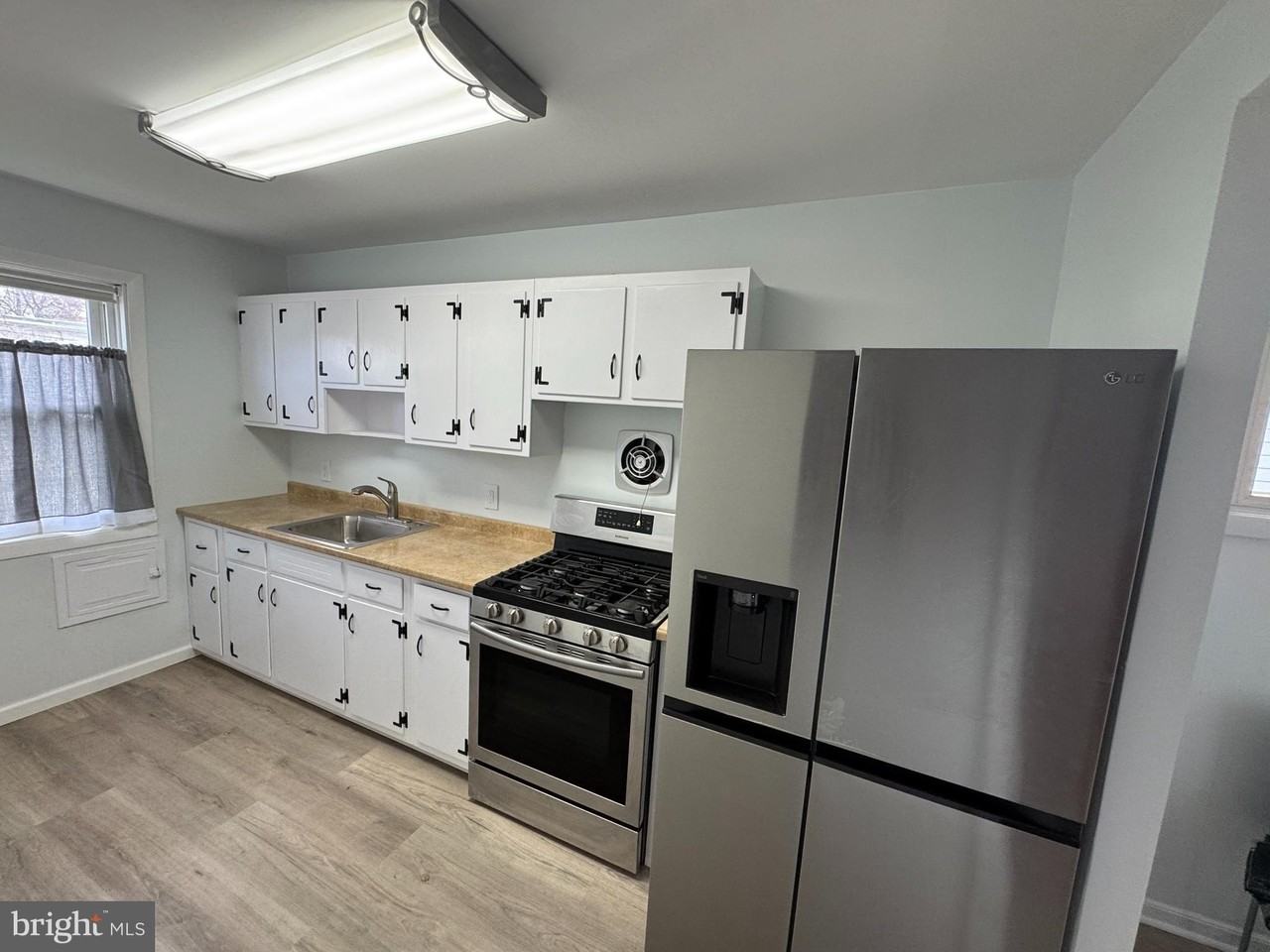 135 Morris Ave - Photo 5 of 20