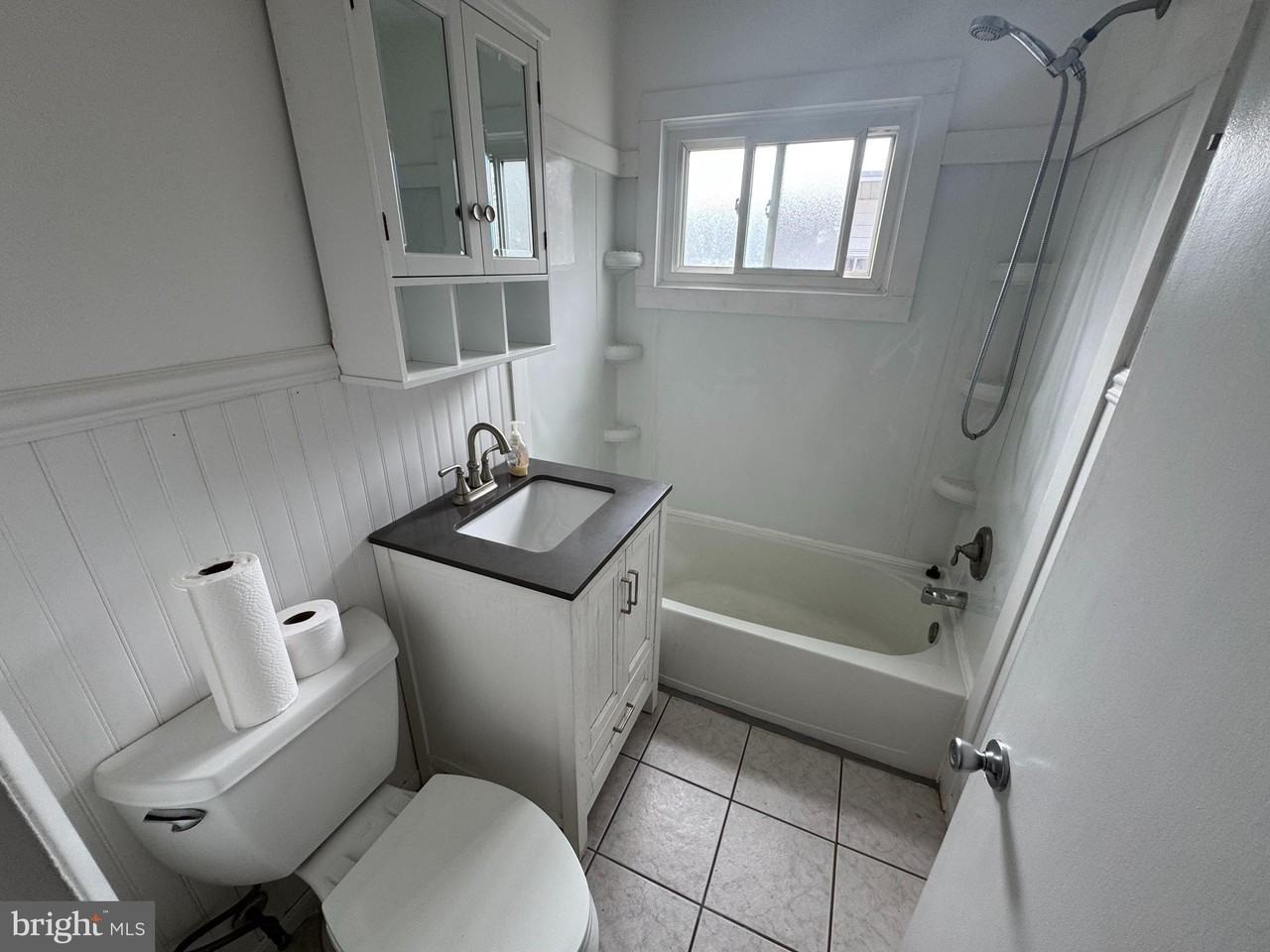 135 Morris Ave - Photo 6 of 20